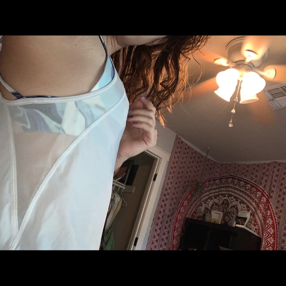 white lululemon exercise tank top - Picture 4 of 5
